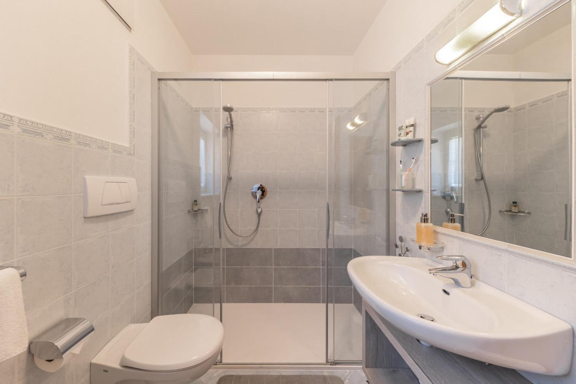 St. Josefhof Apartment Caldaro Bagian luar foto